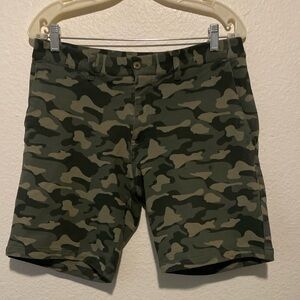SLATE & STONE High Waisted Army Print Shorts. SZ 30